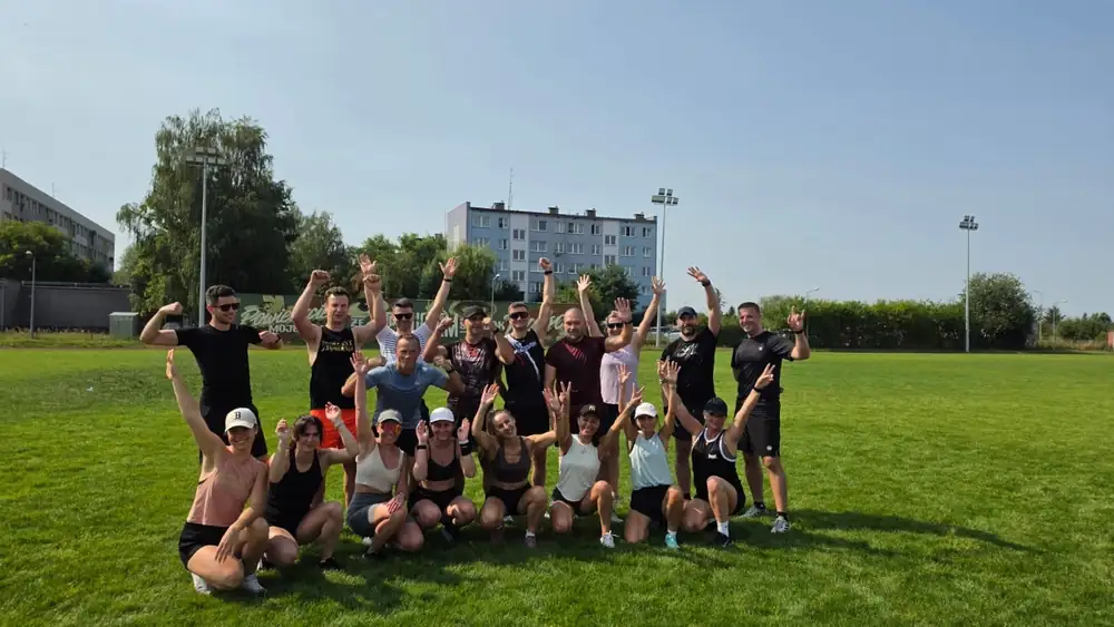 Pełna energii ekipa Hybrid Games JL po wspólnym treningu